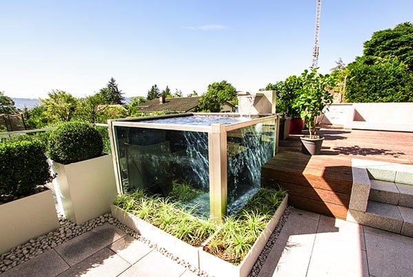 Aquarium auf einer Dachterrasse